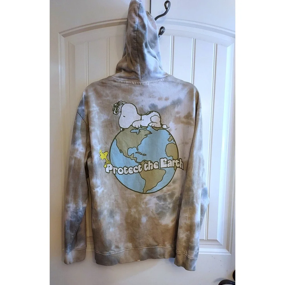 Peanuts Snoopy Protect The Earth‎ Tie Dye Hoodie Unisex Size Medium Sweatshirt